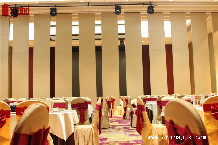Hotel banquet hall movable wall
